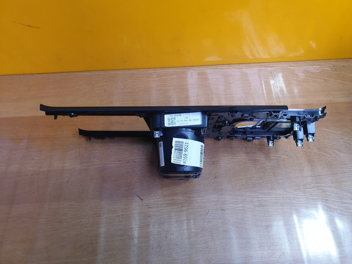 ✅2022 RANGE ROVER EVOQUE L551 CENTRE CONSOLE CUP HOLDER M8D2045H62AA + WARRANTY - Image 7