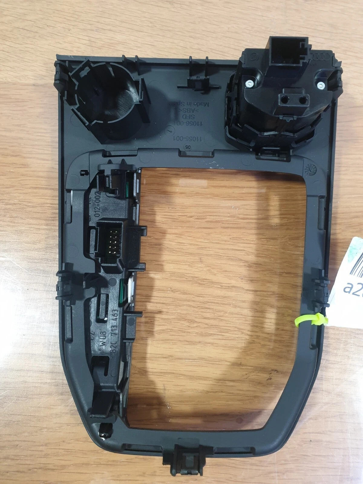 ✅Audi A1 Sport 1.0 Petrol 2020 Gear Selector Shifter Surround Trim 82C713463 - Image 9