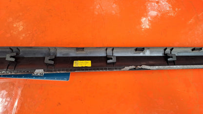 2021 KIA XCEED 4 LSG 1.5P FRONT DOOR RIGHT SIDE LOWER TRIM MOULDING PANEL A228 - Image 6