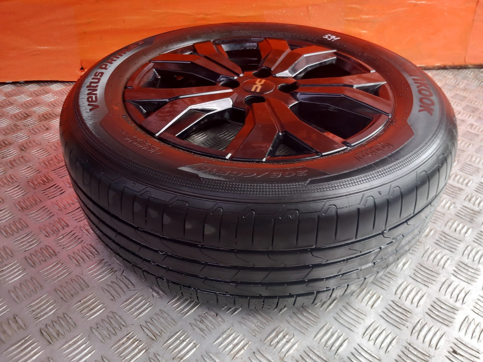 2024 Dacia Jogger Alloy Wheel with Tyre 205/60 R16 403004026R Warranty A391 - Image 2