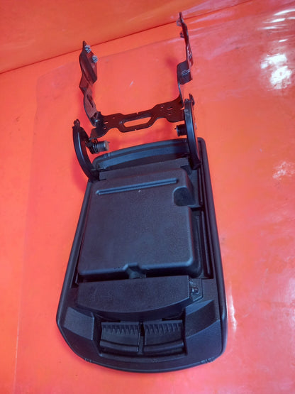 2019 Ford Galaxy MK3 Zetec Centre Console Leather Armrest EM2B-R045C74-ARW A345 - Image 11
