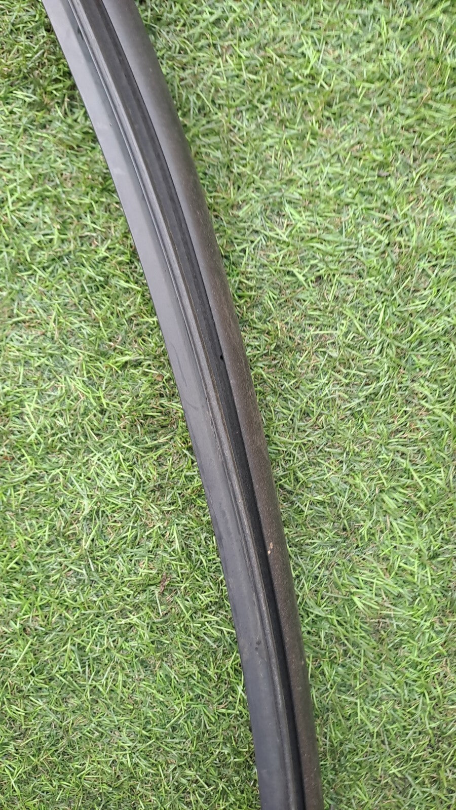 ✅TESLA MODEL 3 LONG 2024 FRONT LEFT DOOR RUBBER SEAL 1910983-00-B Warranty A207 - Image 4
