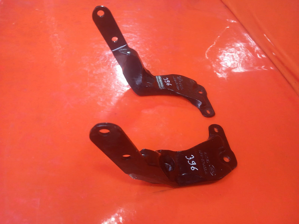 2025 Land Rover Defender L663 Bracket Pair Left Right N8B2-674A39-A A396 - Image 3