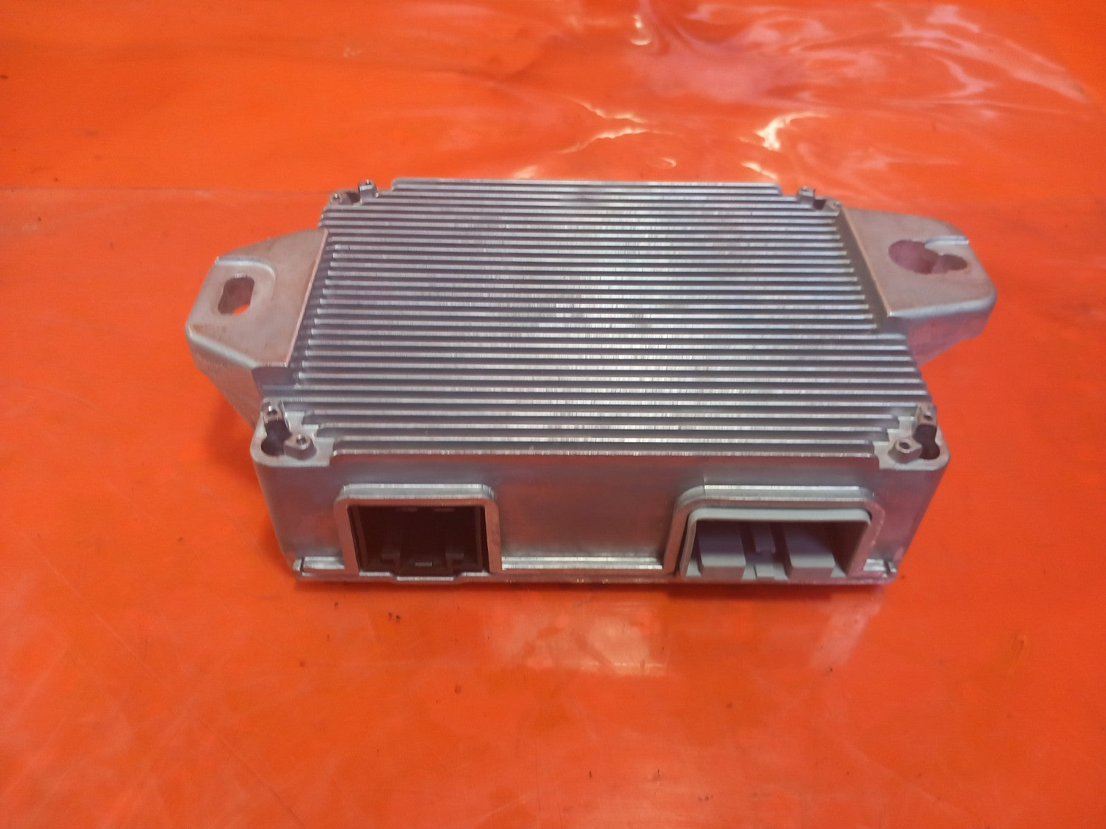 Land Rover Defender L663 3.0 Diesel 2025 Power Inverter Module JPLA14F722AB A396 - Image 3