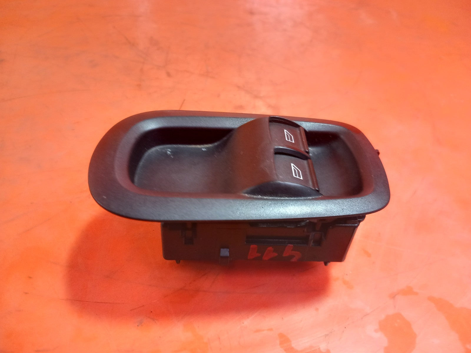 ebay-src:https://i.ebayimg.com/00/s/mtiwmfgxnjaw/z/vr8aaeswxszqk8la/$_57.jpg