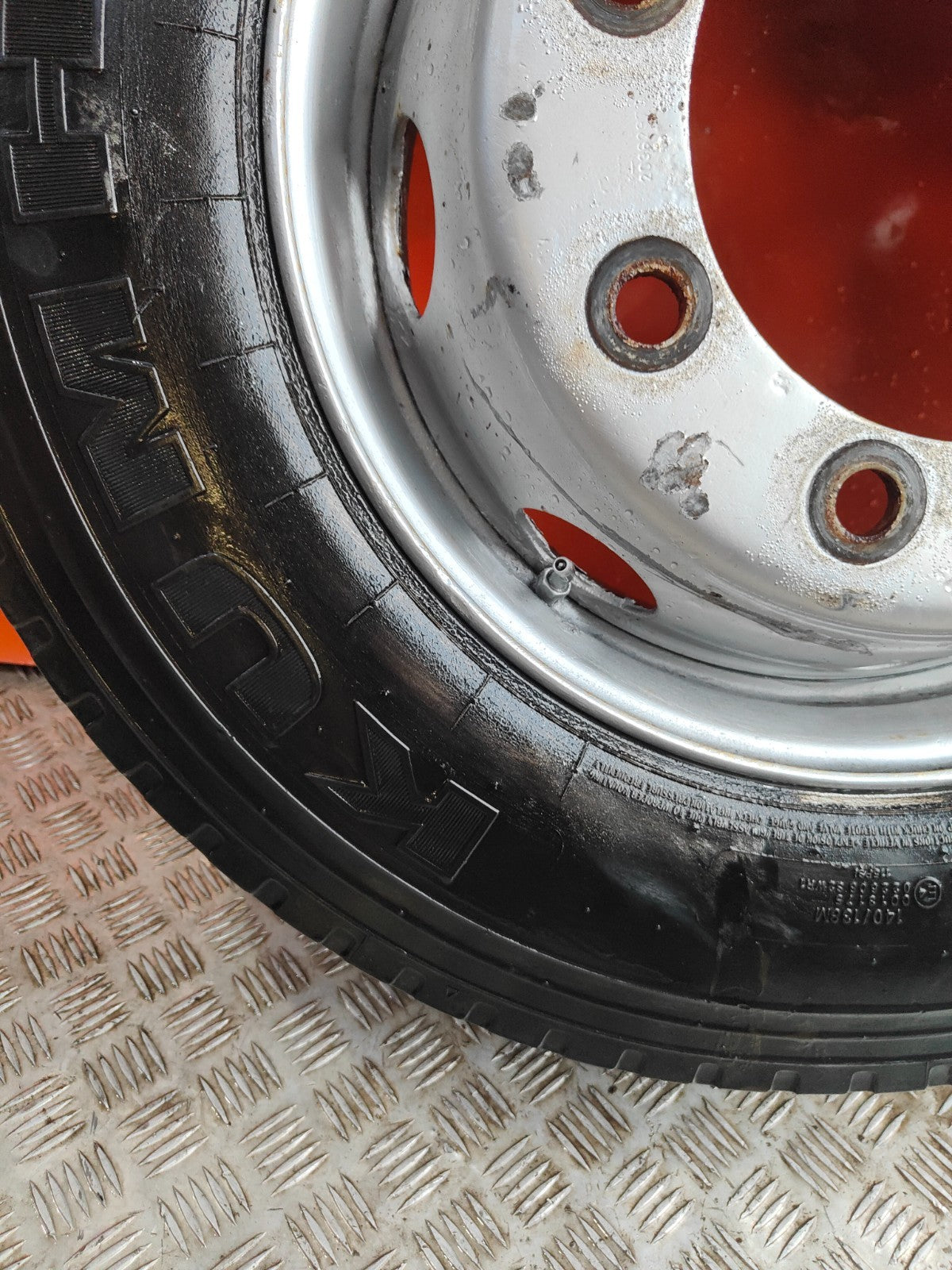 ✅2003 VOLVO FL 5.5D FRONT ALLOY WHEEL WITH TYRE 265/70 R19.5 + WARRANTY A324 - Image 5