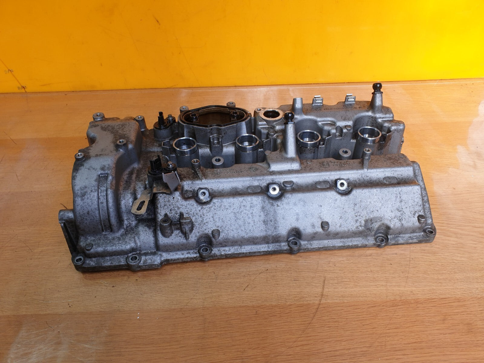 ✅2014 BMW 5 SERIES F11 4.4P ENGINE ROCKER VALVE COVER LEFT SIDE 7629995 - Image 2