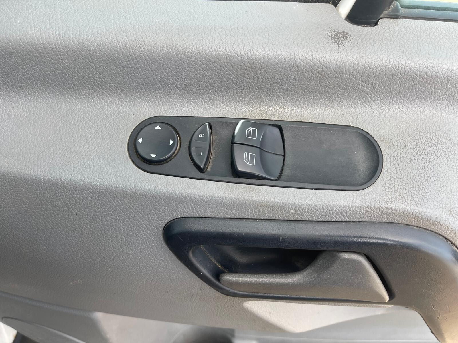 ✅VW CRAFTER CR35 2.0 DIESEL 2015 FRONT RIGHT DOOR BARE WHITE Warranty A275 - Image 9