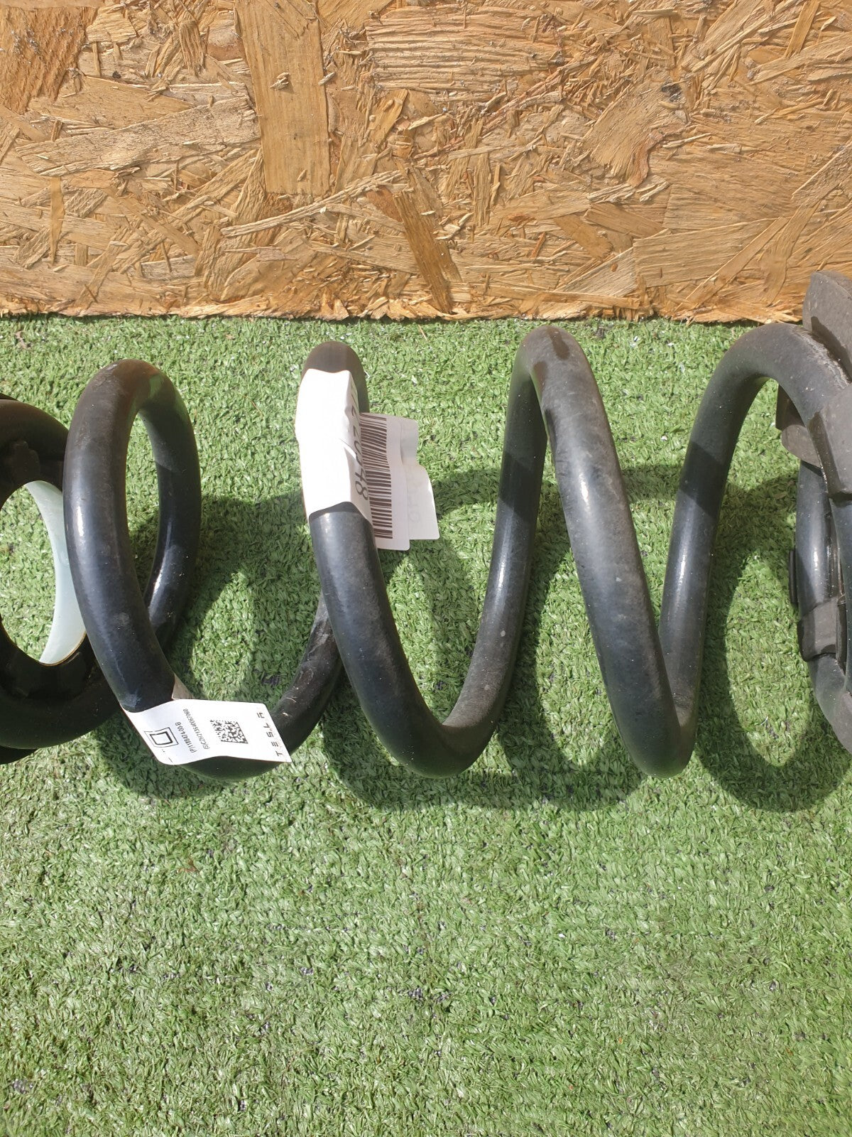 ✅2022 TESLA MODEL Y REAR LEFT/RIGHT SIDE COIL SPRING 1188474-00-B +WARRANTY A172 - Image 3