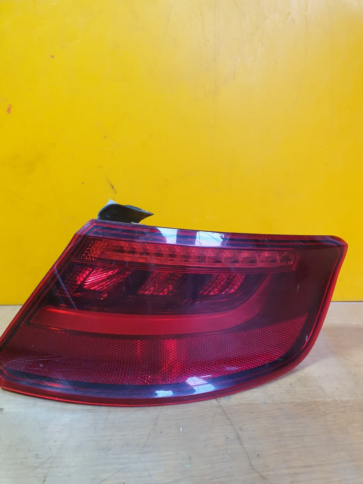 ✅AUDI A3 E-TRON 1.4 PETROL 2015 REAR RIGHT OUTER TAIL LIGHT 8V4945096D Warranty - Image 1
