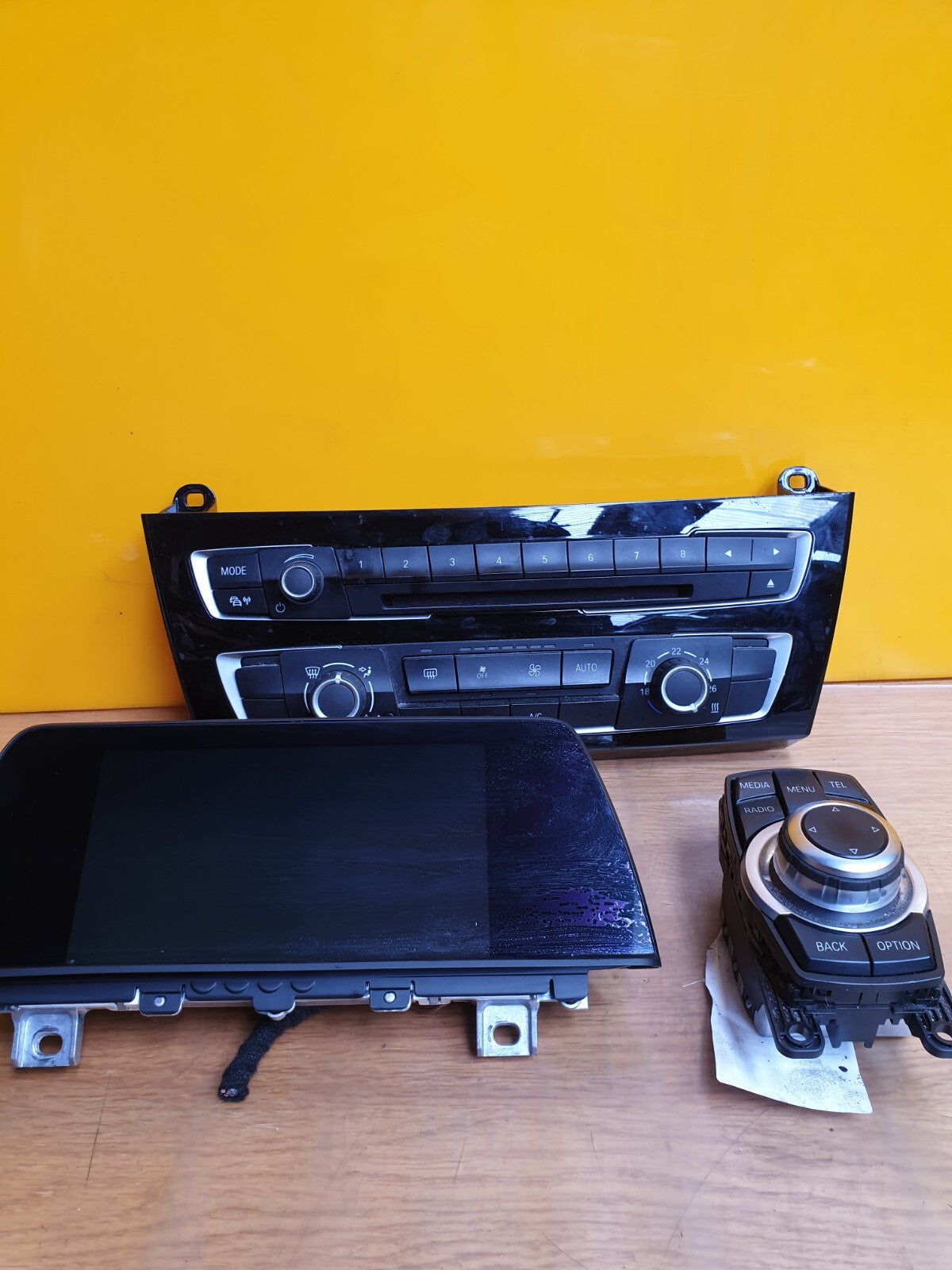 ebay-src:https://i.ebayimg.com/00/s/mtywmfgxmjaw/z/jmoaaoswpf1mgah6/$_57.jpg