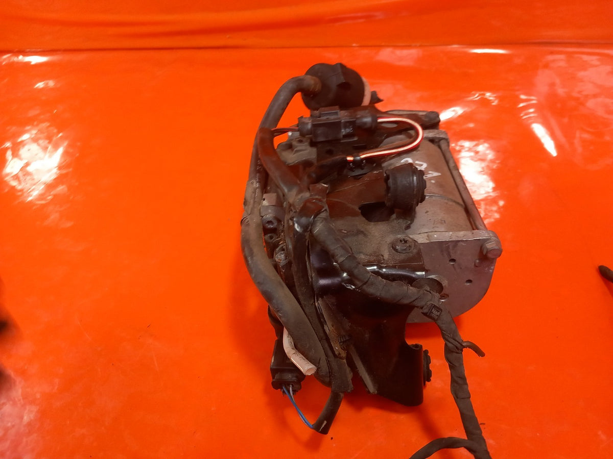 Mercedes E300 W212 2.1 Diesel 2013 Air Suspension Compressor A2123200404 A271 - Image 11