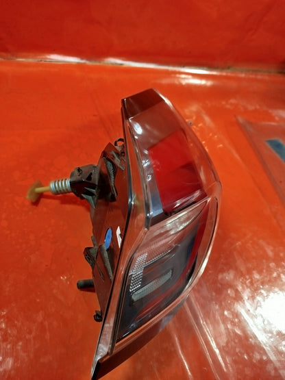 ✅2021 FORD PUMA ST-LINE X 1.0P REAR RIGHT OUTER TAIL LIGHT L1TB13404AD A335 - Image 5