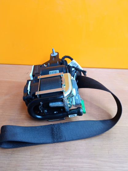 ✅2013 Mercedes C Class W204 AMG Sport Seat Belt Front Left A2048680022 A126 - Image 10
