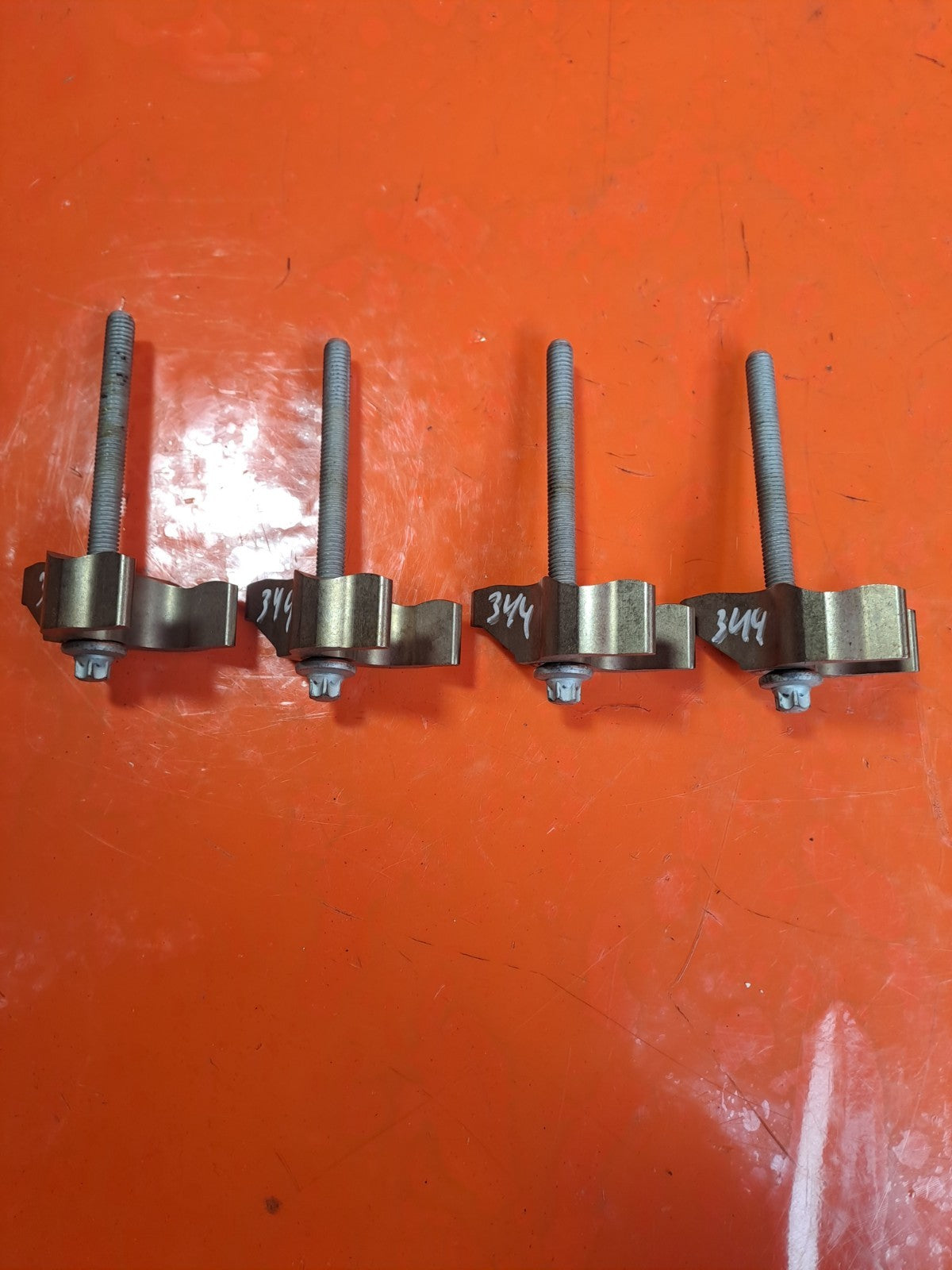 ✅BMW F23 218D Se 2.0 DIESEL 2019 B47D20U0 FUEL INJECTOR CLAMPS & BOLTS Warranty - Image 1