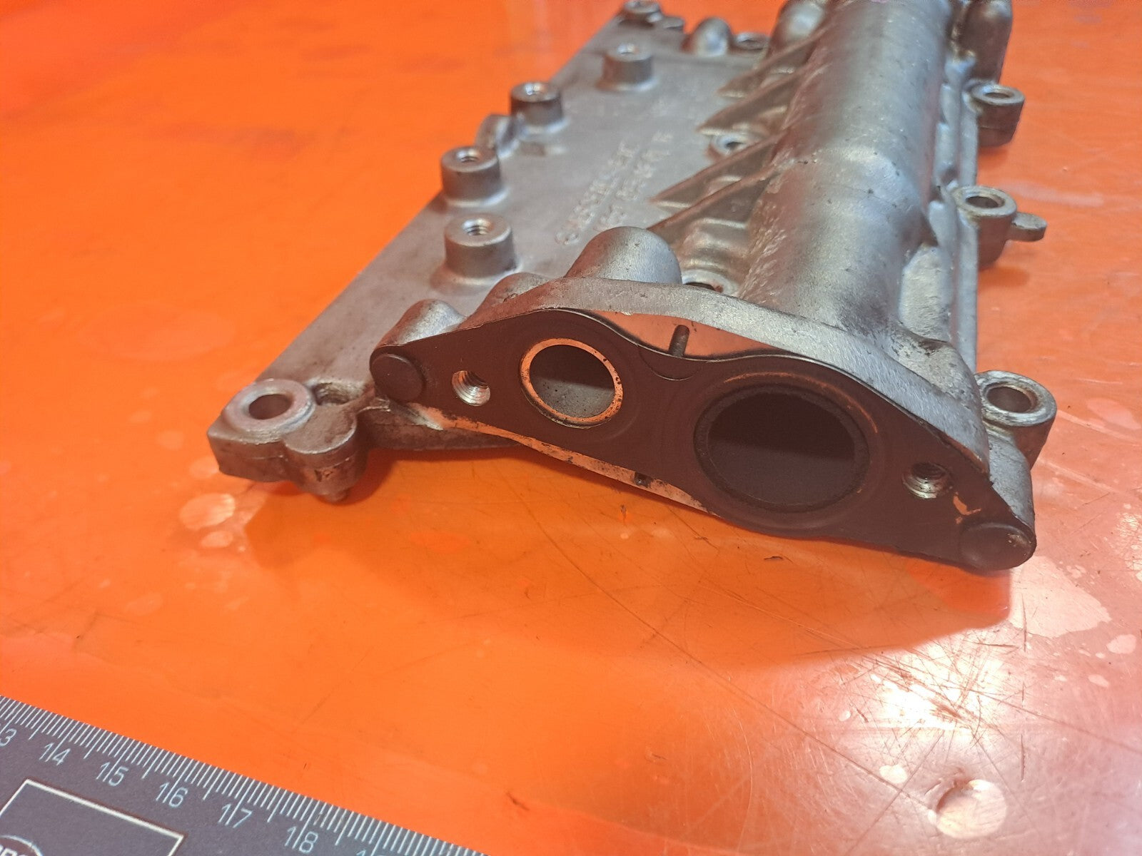 ✅2013 Mercedes E Class W212 AMG Sport Cylinder Head End Plate A6510150601 A141 - Image 2