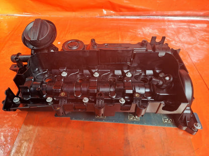 ✅BMW F30 320D 2.0 DIESEL 2012 N47D20O1 ENGINE VALVE ROCKER COVER 8589941 A321 - Image 2