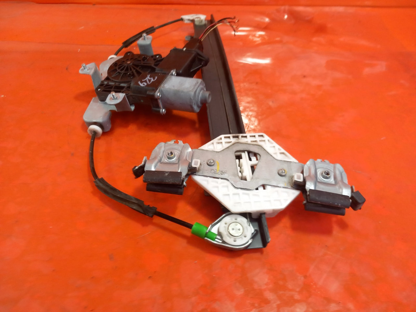 2018 Ssangyong Korando ELX Window Regulator Motor Front Right 98820-CZ010 A329 - Image 4