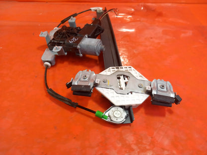 2018 Ssangyong Korando ELX Window Regulator Motor Front Right 98820-CZ010 A329 - Image 4