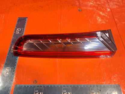✅2015 FORD TRANSIT CONNECT V408 REAR RIGHT UPPER TAIL LIGHT DT11-13A602-AC A355 - Image 4