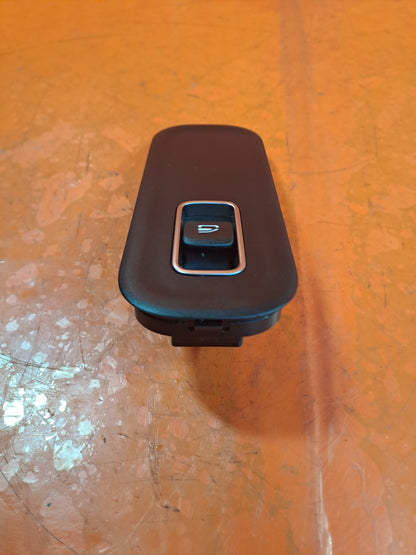 ✅2019 MERCEDES A CLASS W177 FRONT LEFT WINDOW CONTROL SWITCH A1777203402 A347 - Image 6