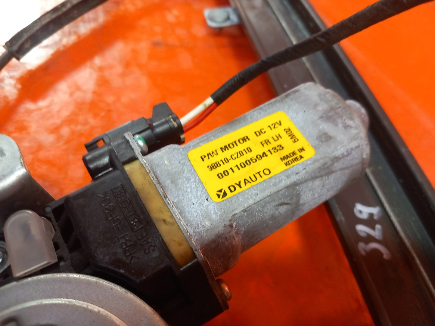 2018 Ssangyong Korando ELX Window Regulator Motor Front Left 98810-CZ010 A329 - Image 2