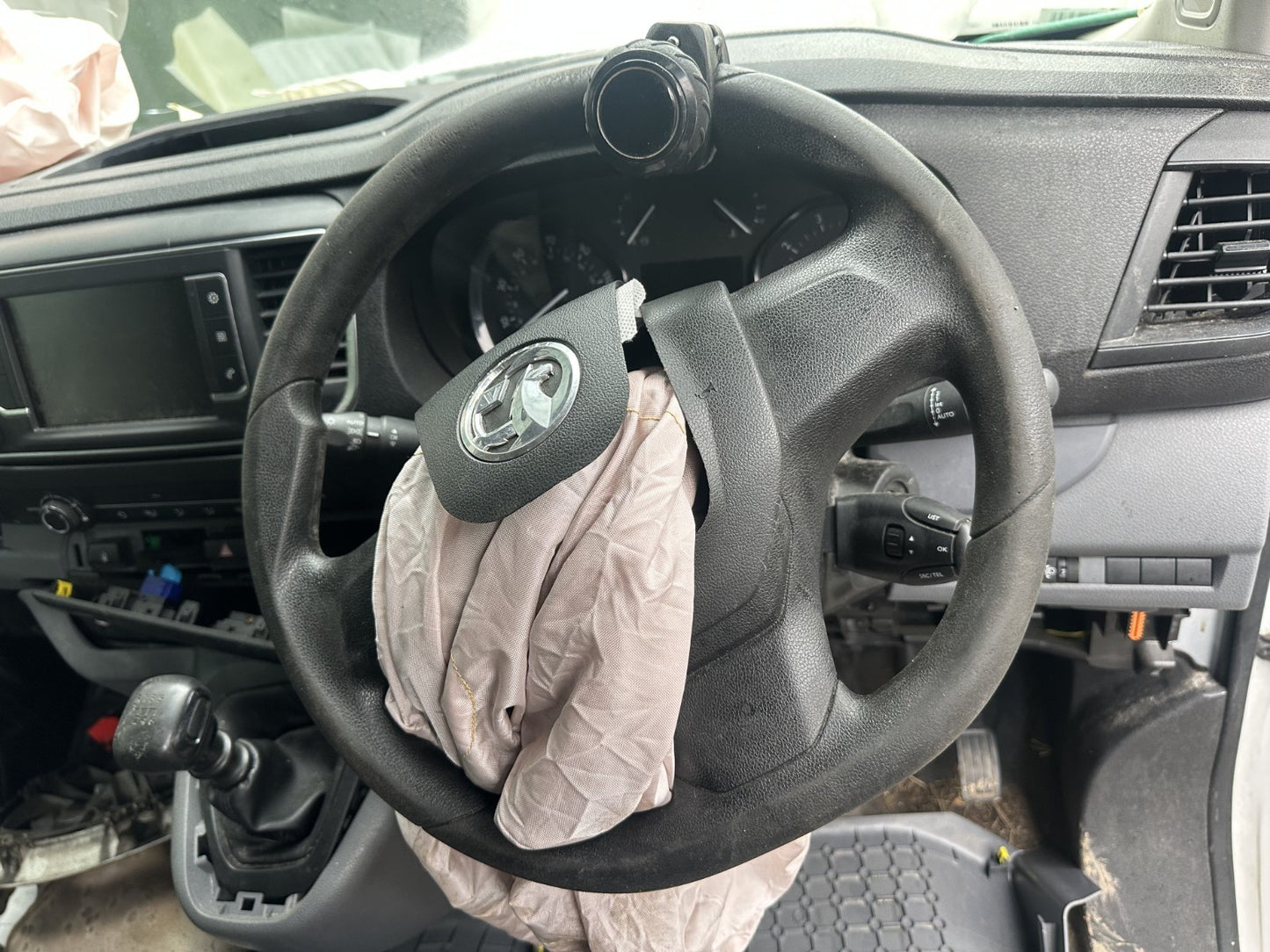 ✅2020 Vauxhall Vivaro 2900 Dynamic 1.5D Steering Wheel + Warranty A380 - Image 1