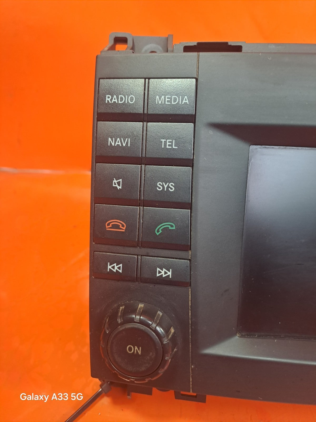 ✅Volkswagen Crafter CR35 2015 2.0 Diesel RADIO MEDIA STEREO SAT NAV UNIT A275 - Image 2