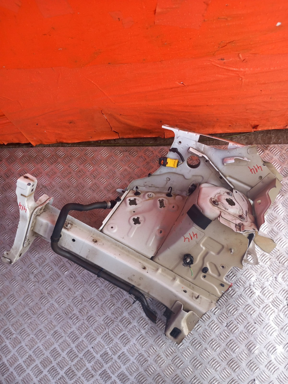 ebay-src:https://i.ebayimg.com/00/s/mtywmfgxmjaw/z/o-yaaeswudrqtpw7/$_57.jpg