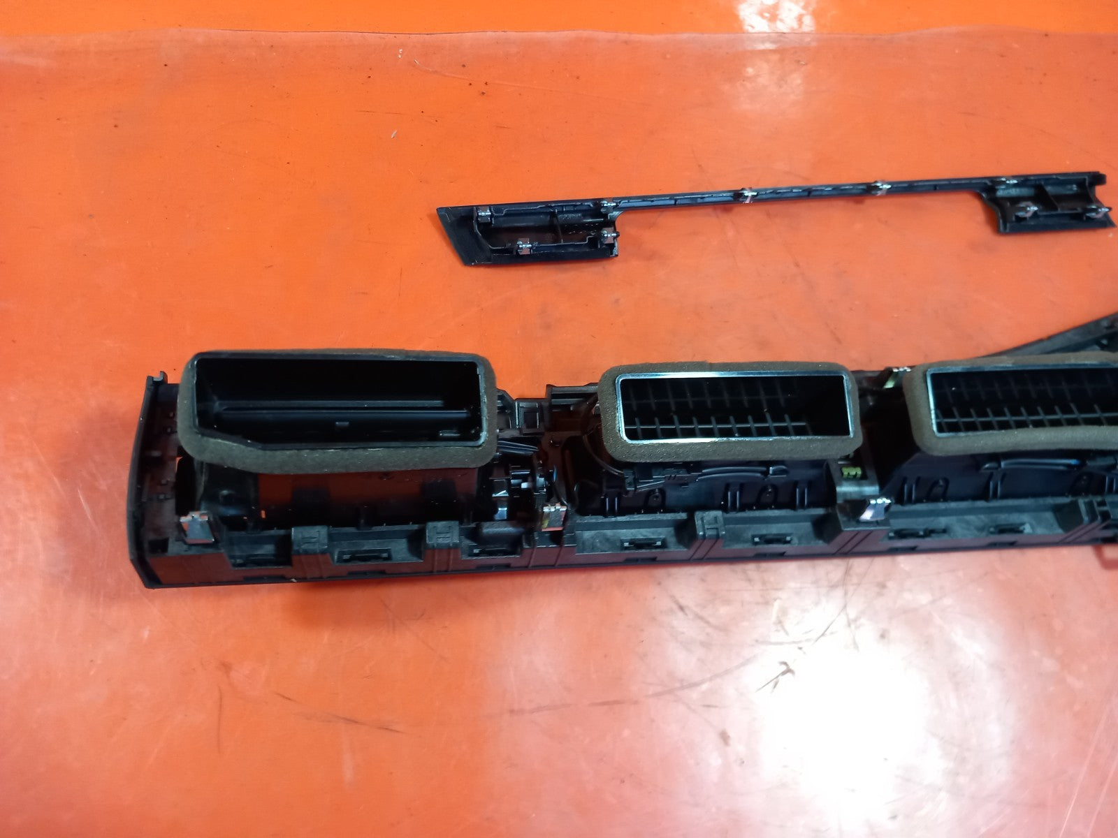 Audi A5 F5 S-Line 2016 Dashboard Air Vent Trim Set 8W2820901C Warranty A142 - Image 9