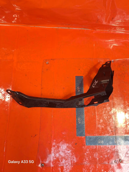 ✅2018 BMW X1 F48 2.0P LEFT HEADLIGHT SUPPORT BRACKET 7426633 + WARRANTY A303 - Image 7