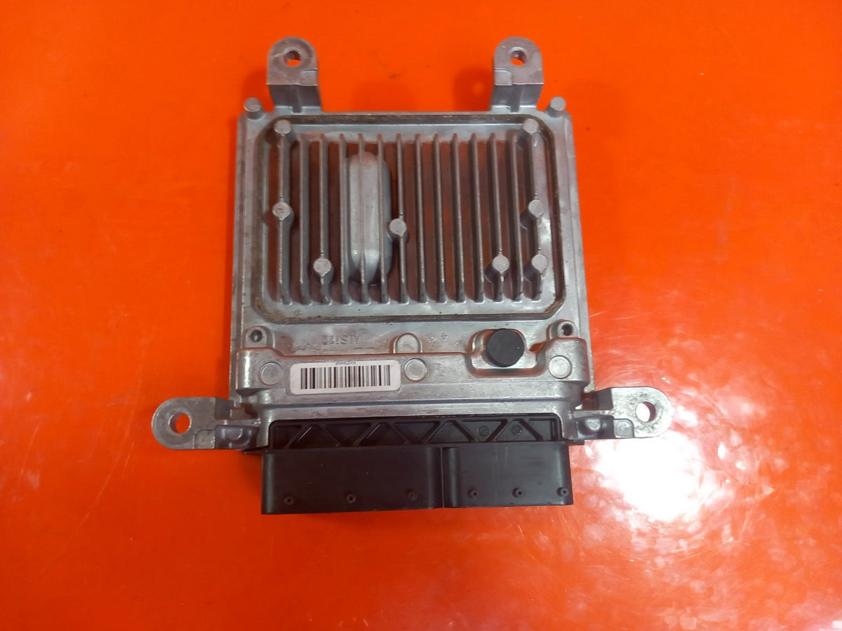 ebay-src:https://i.ebayimg.com/00/s/mtiwmfgxnjaw/z/tacaaeswe8dqm8wr/$_57.jpg