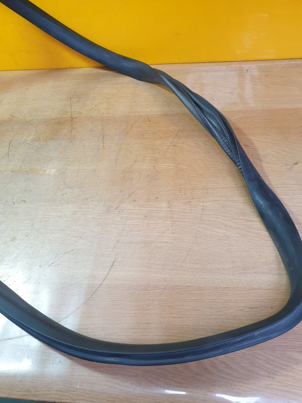 ✅2022 TESLA MODEL Y REAR LEFT DOOR SEAL + WARRANTY A172 - Image 8