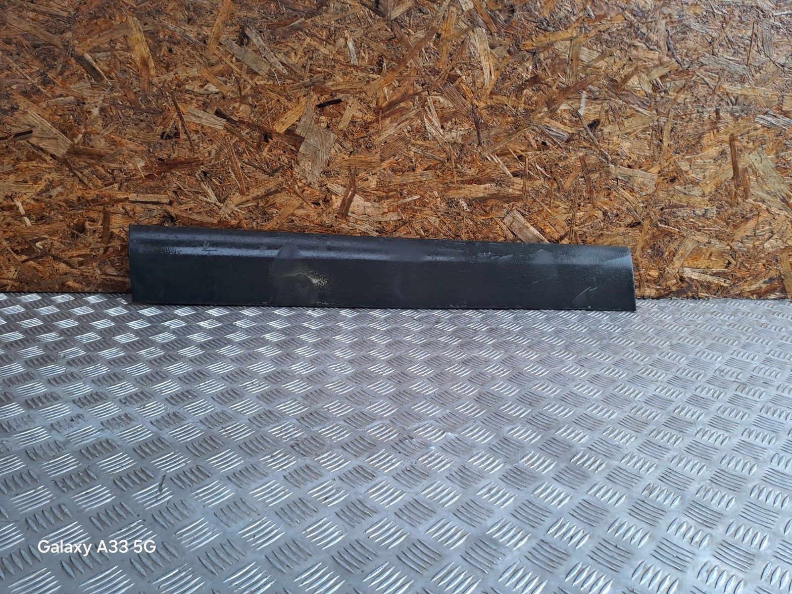 ✅Land Rover Discovery Sport Se Tech Td4 2.0 D 2016 FRONT LEFT DOOR MOULDING A111 - Image 5