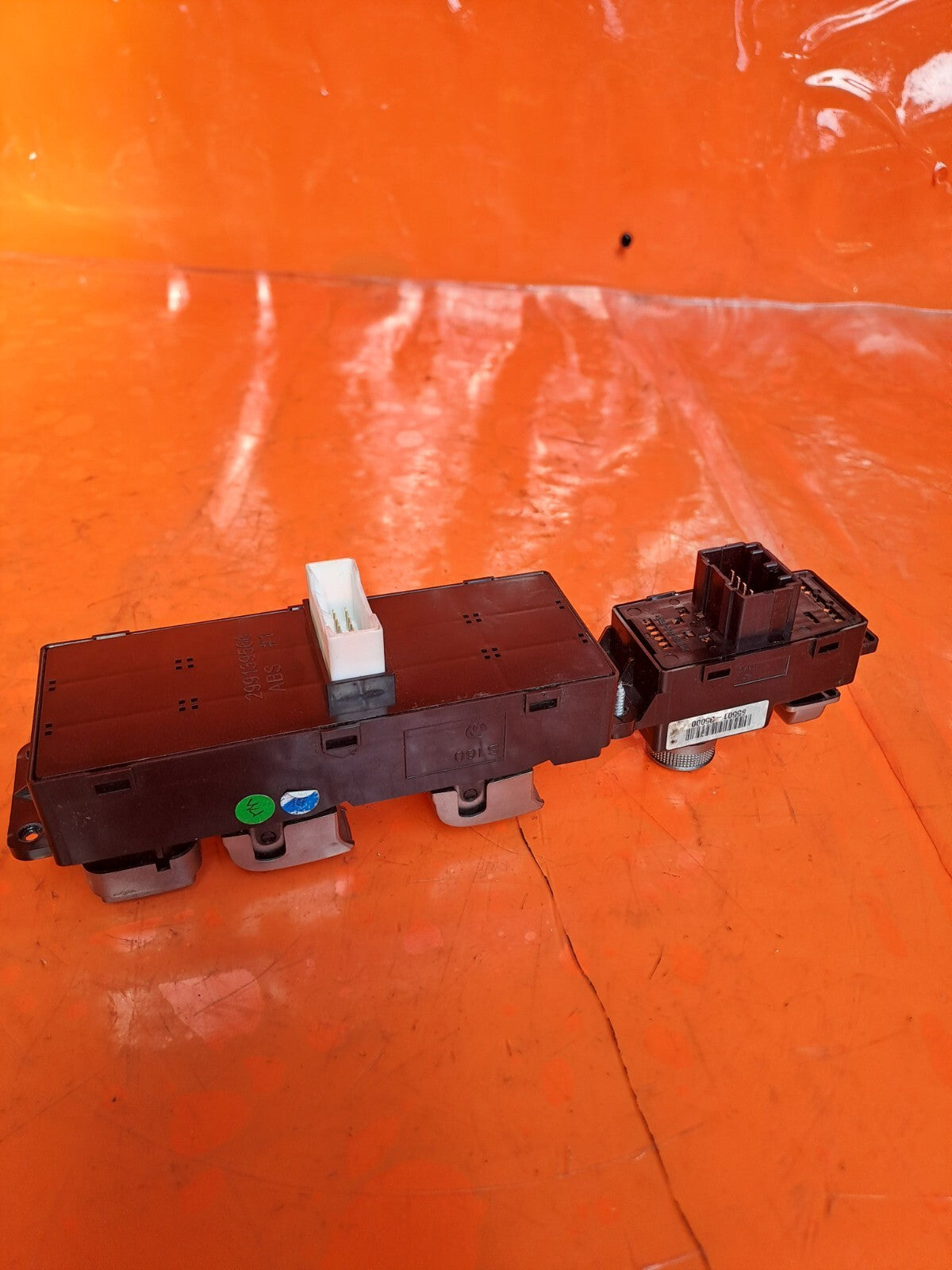 ✅SSANGYONG TIVOLI ELX 1.6 PETROL 2015 FRONT RIGHT WINDOW SWITCH 299139566 A221 - Image 7