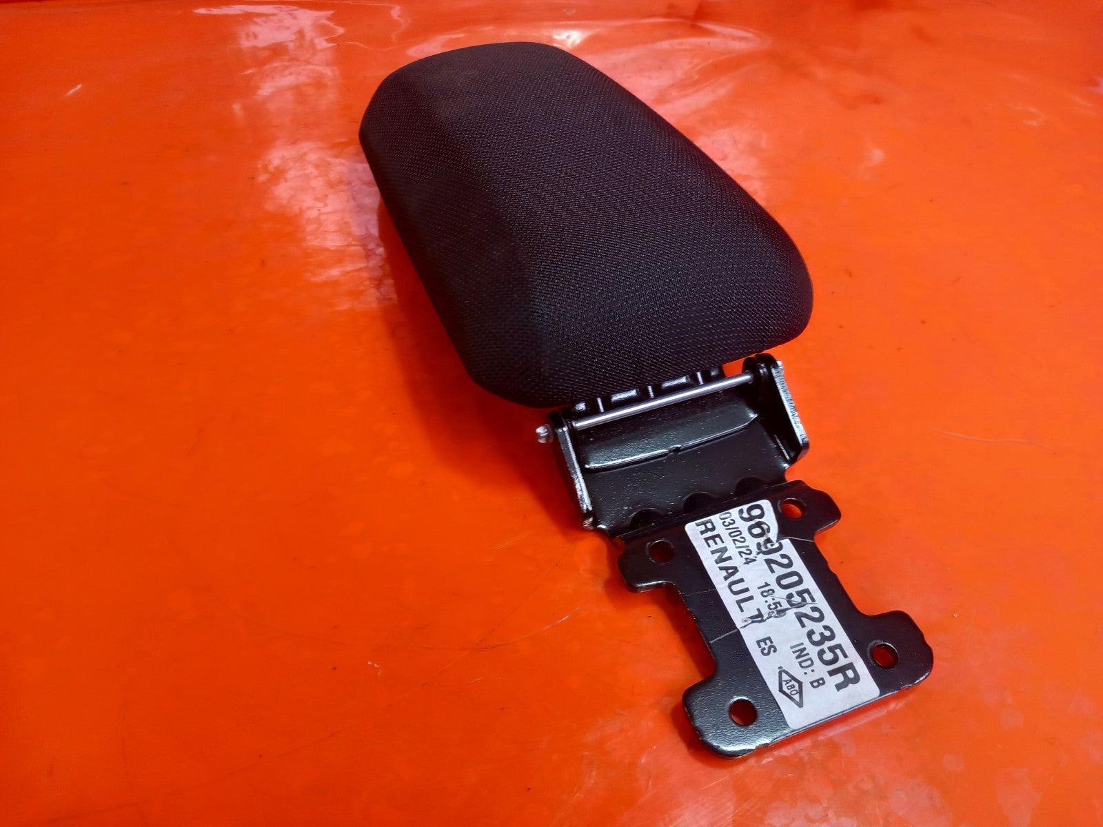2024 Dacia Jogger Centre Console Armrest 969205235R Warranty A391 - Image 5