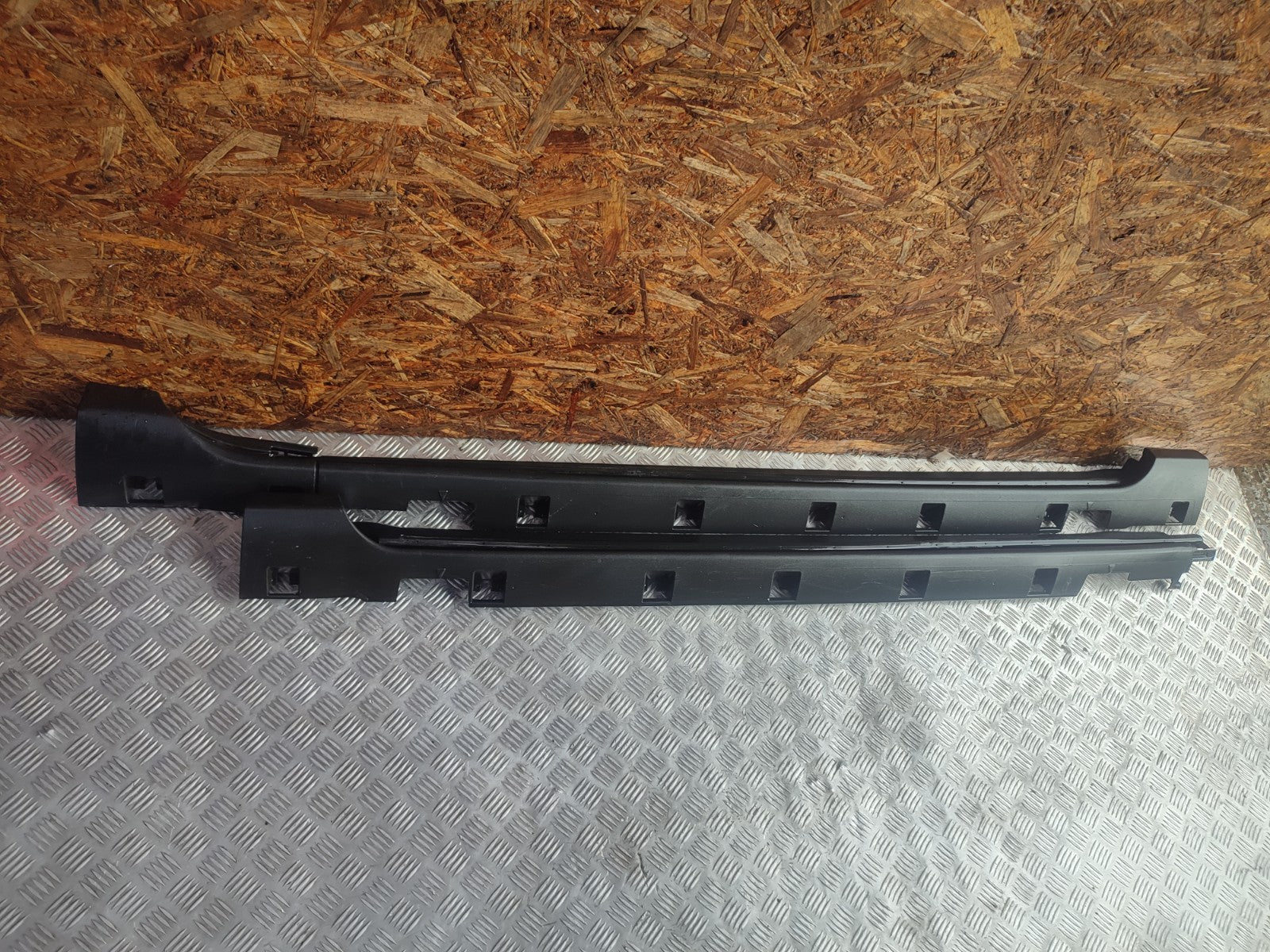 ✅2017 FORD GALAXY MK4 REAR SILL SKIRT PAIR EM2B-R101D57-A + WARRANTY A296 - Image 3
