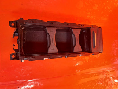 ✅FORD FOCUS ST-LINE 1.0 PETROL 2024 CENTRE CONSOLE STORAGE COMPARTMENT A267 - Image 4