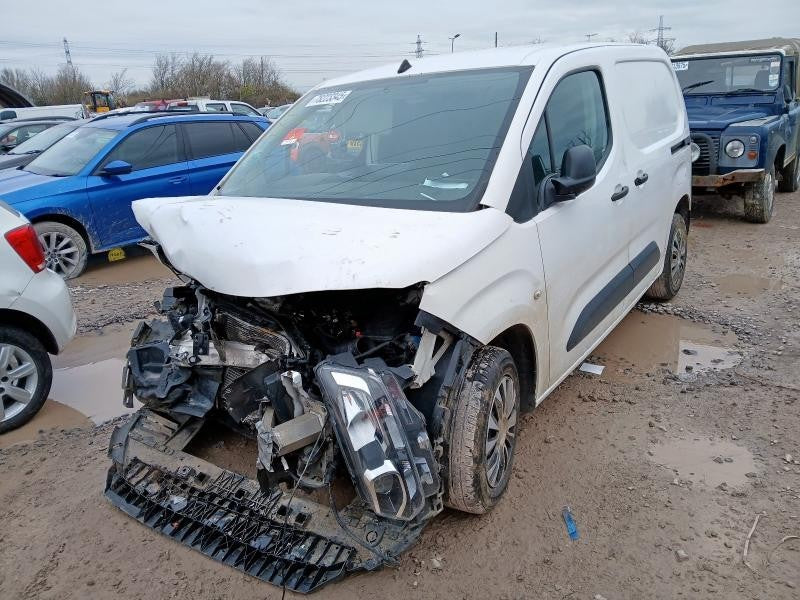 ✅Citroen Berlingo IV 1.5 Diesel 2020 Breaking Price Per Wheel Nut Only White - Image 3