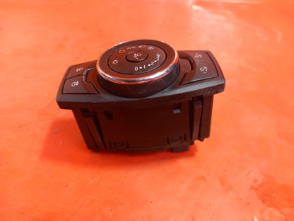 ebay-src:https://i.ebayimg.com/00/s/mtiwmfgxnjaw/z/s2qaaeswzmrqk8va/$_57.jpg