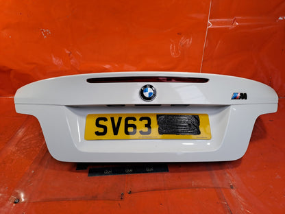 ✅2013 BMW 1 SERIES E88 M SPORT BOOT LID TAILGATE WHITE (300) +WARRANTY A348 - Image 1