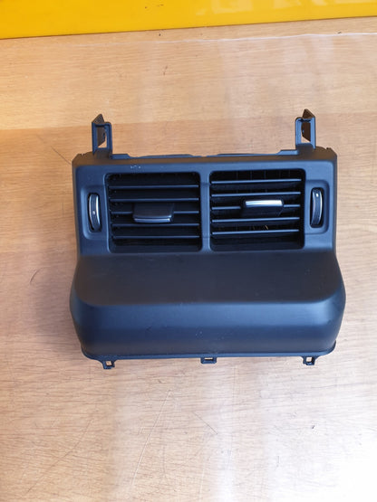 ✅2022 RANGE ROVER EVOQUE L551 CENTRE CONSOLE REAR AIR VENT K8D2-67448-A A169 - Image 1