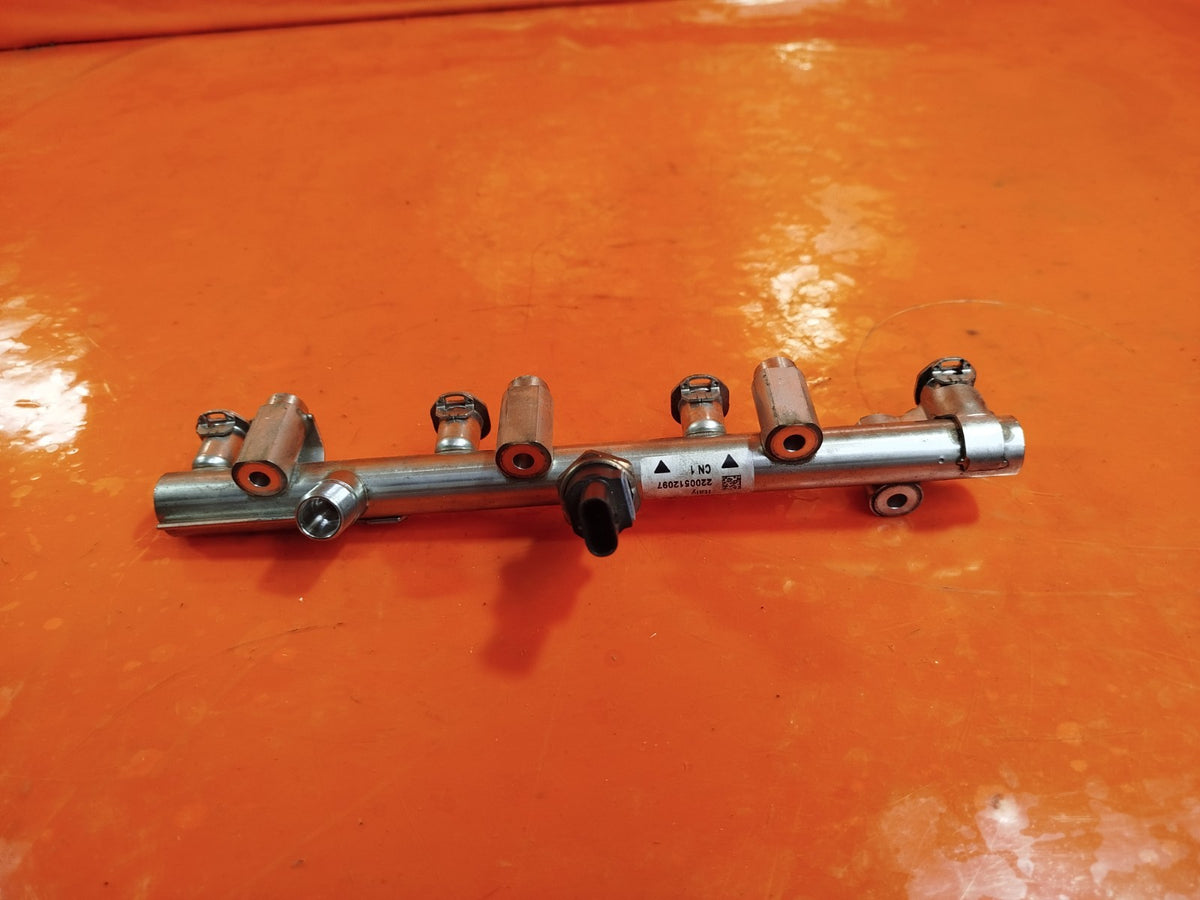 2022 Mercedes CLA W118 1.3 Petrol Fuel Rail A2820703900 Warranty A374 - Image 9