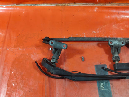 ✅2003 VOLVO FL FRONT WIPER ARMS PAIR + WARRANTY A324 - Image 2