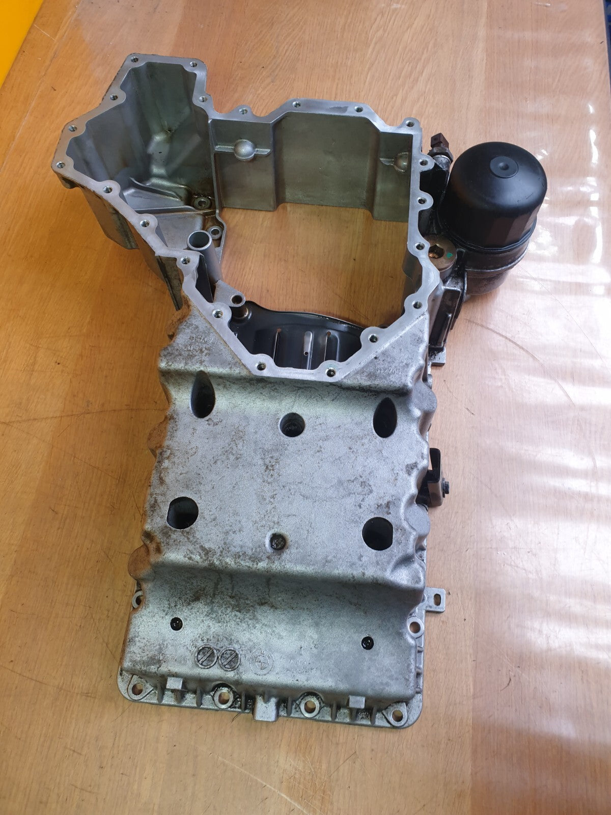 ✅2014 BMW 5 SERIES F11 4.4P ENGINE UPPER OIL PAN 7605524 70524165 +WARRANTY A153 - Image 7