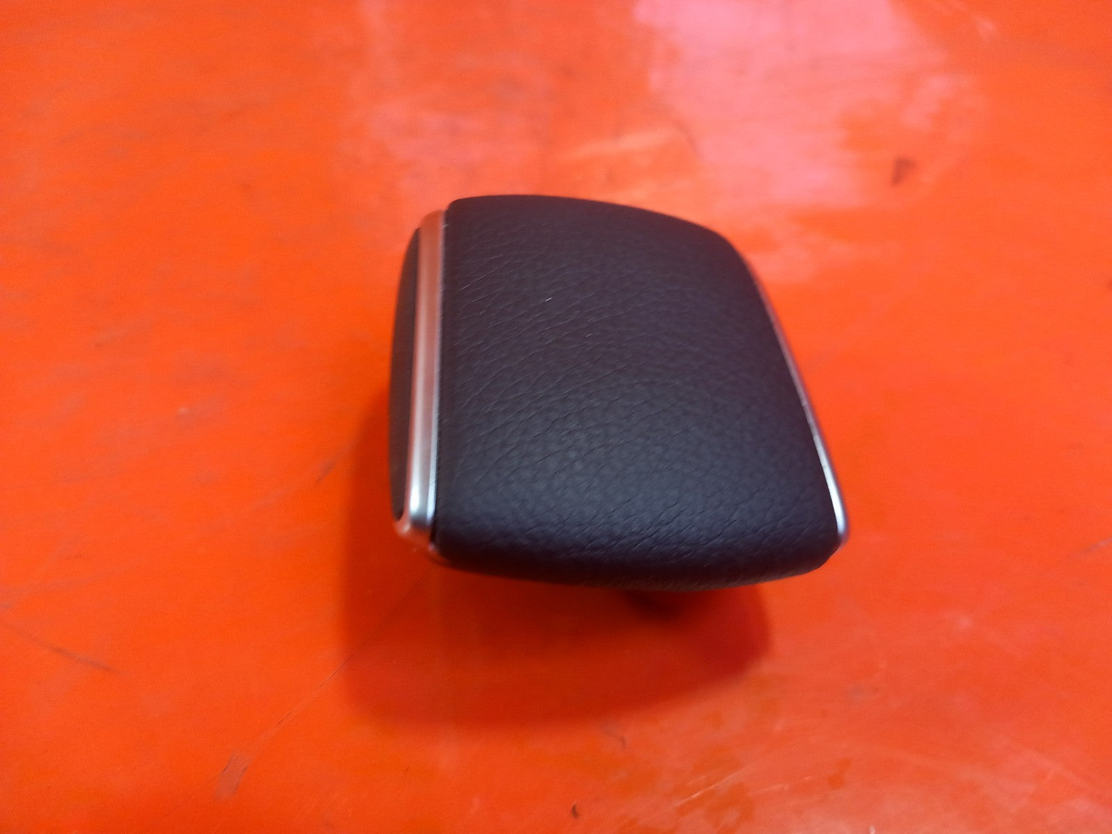 Mercedes Gle 450D AMG 3.0 Diesel 2025 Gear Shifting Knob Top Cover A1676801405 - Image 4