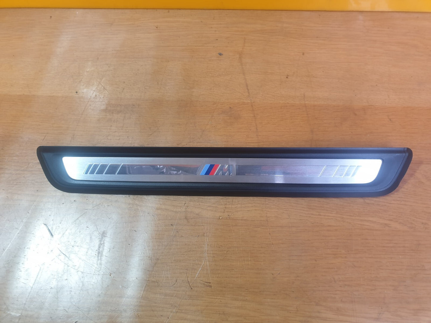 ✅2023 BMW I4 G26 E-DRIVE 40 M SPORT FRONT DOOR SILL COVER TRIM 8079739 A190 - Image 1