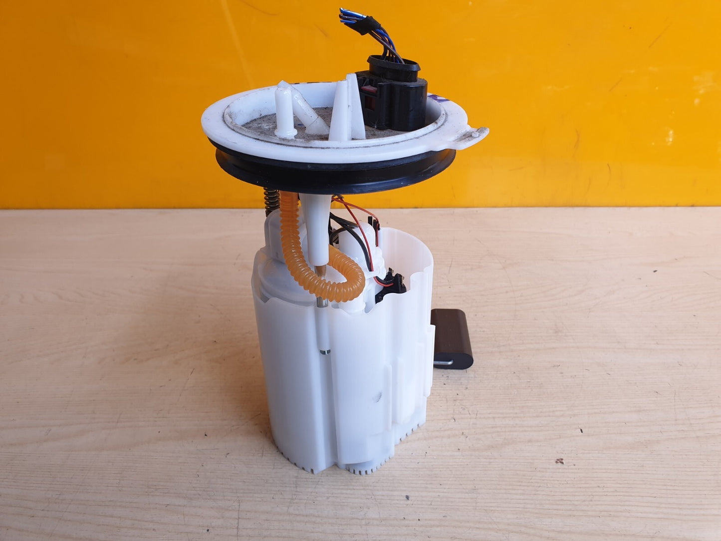 SKODA FABIA 1.0 Fuel Pump & Floating 0580200743 XOO - Image 1
