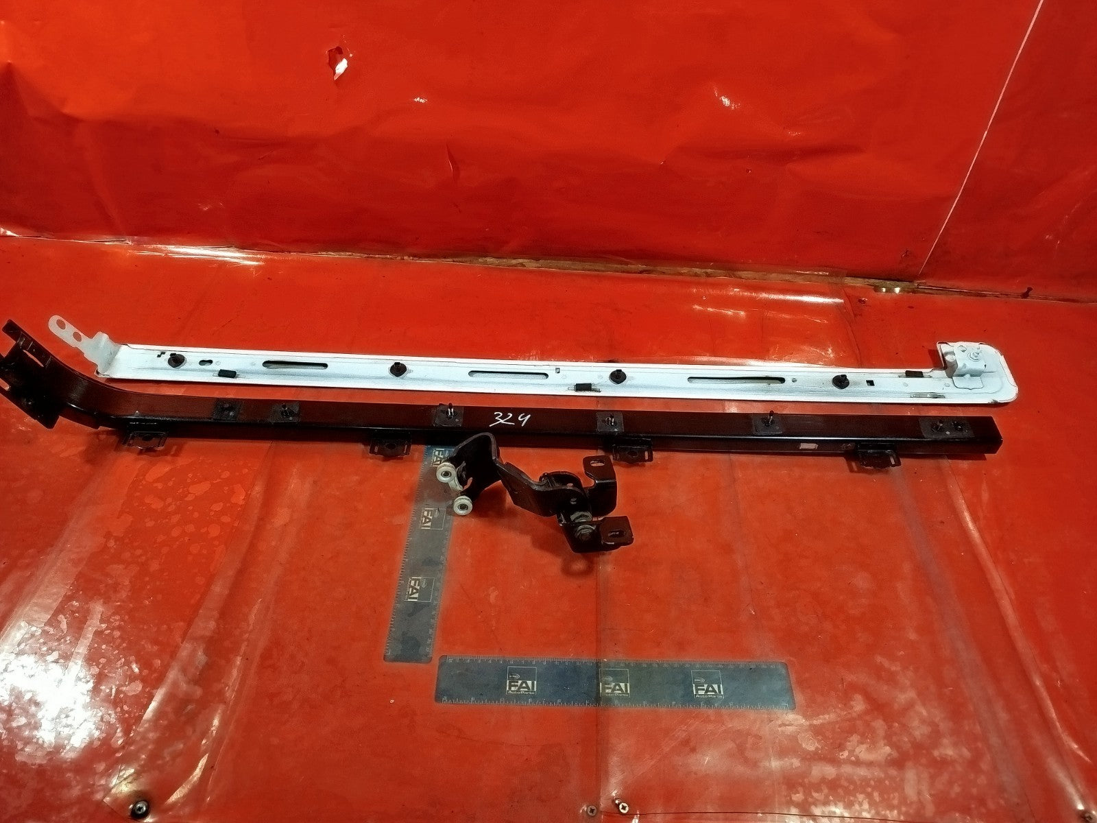 ✅FORD TRANSIT CUSTOM 2.0 DIESEL 2023 LEFT SLIDING DOOR ROLLER & TRIM RAIL A342 - Image 2