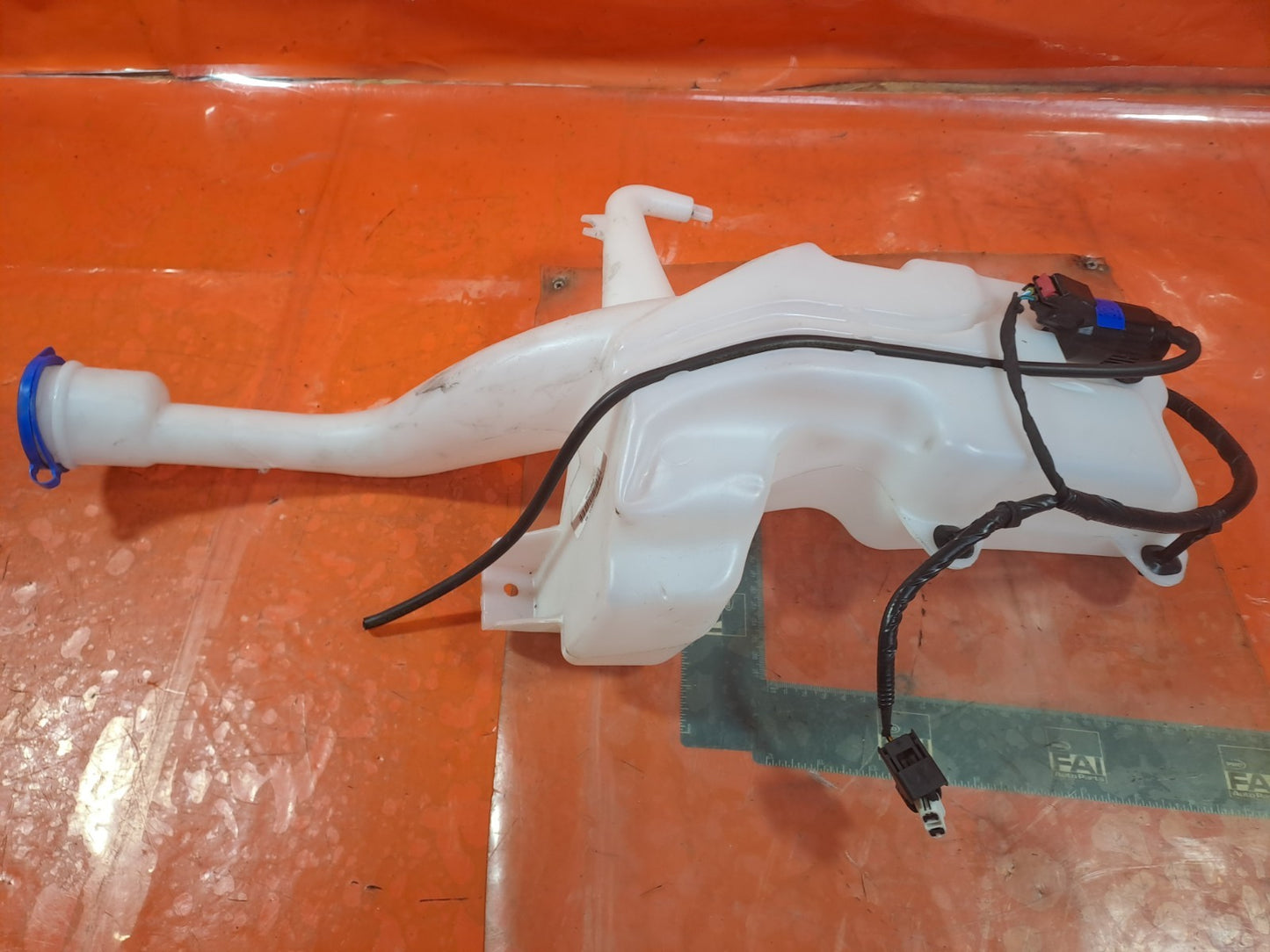 ✅2024 FORD TRANSIT COURIER WINDSCREEN WASHER FLUID BOTTLE TANK R2X6-17B613-AB - Image 6